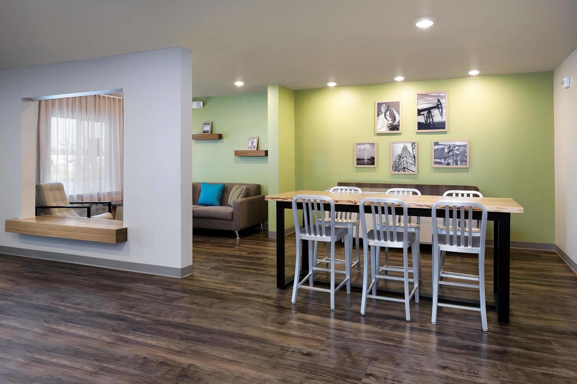 האמבל Woodspring Suites Houston Iah Airport מראה חיצוני תמונה