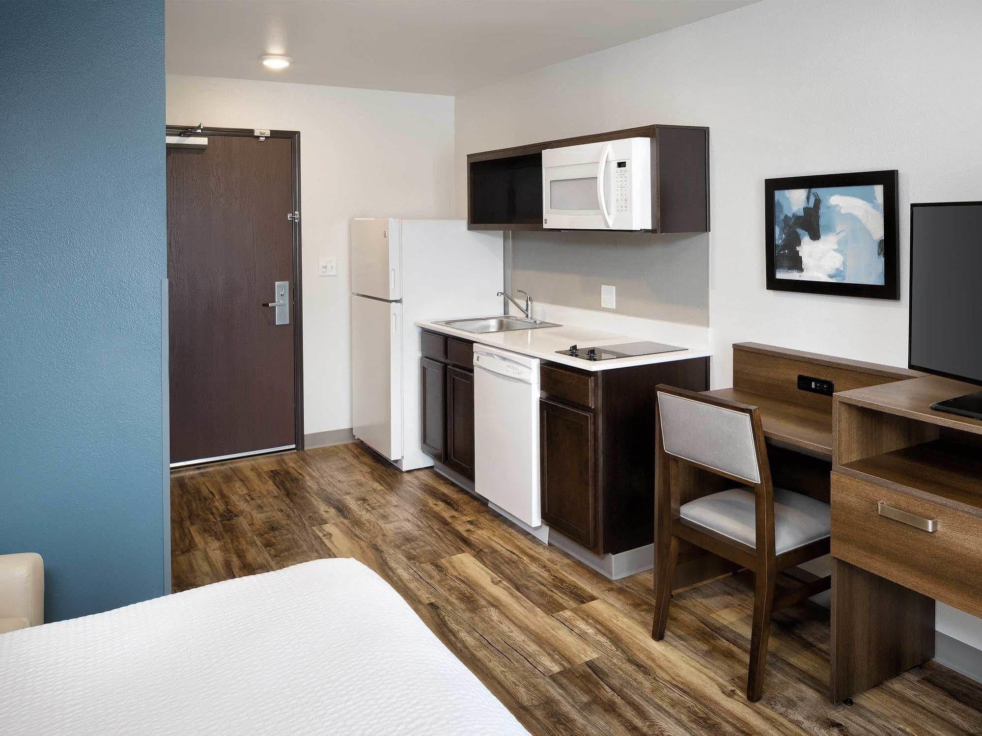 האמבל Woodspring Suites Houston Iah Airport מראה חיצוני תמונה