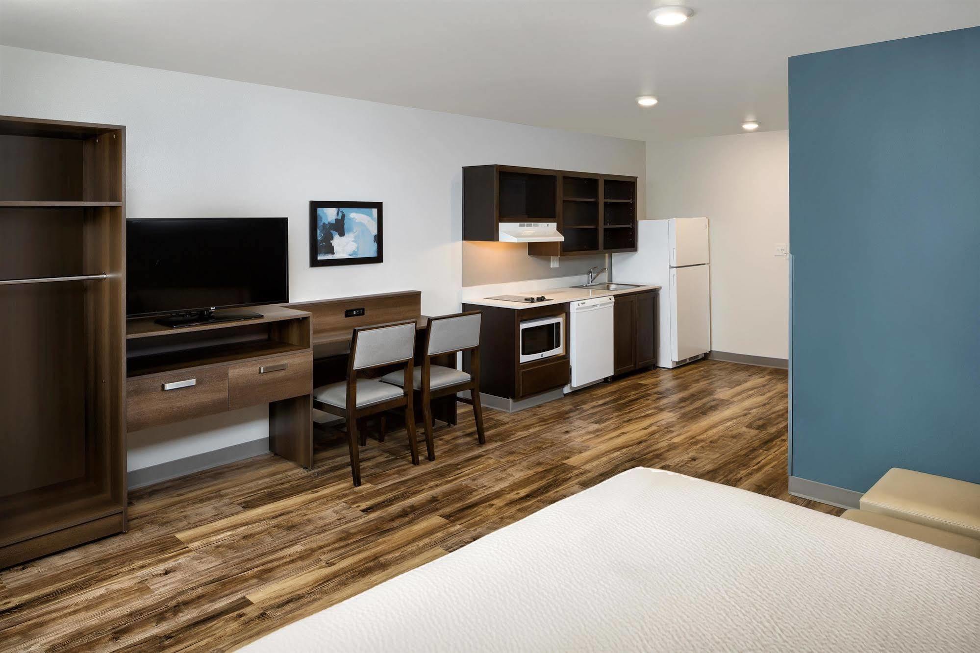 האמבל Woodspring Suites Houston Iah Airport מראה חיצוני תמונה
